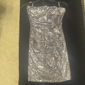 Superdown like new mini sequins step less dress size S. Color: silver/ pink/gray